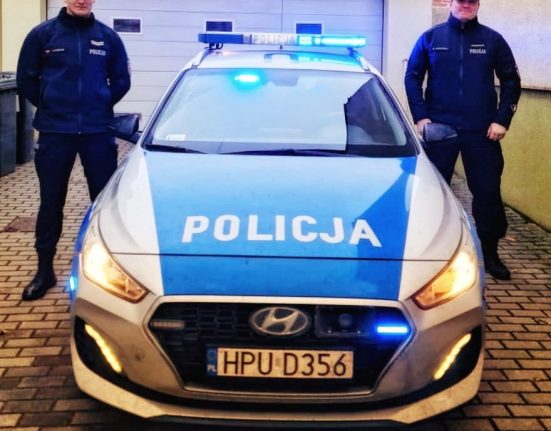 kleczew, policjanci, pomoc